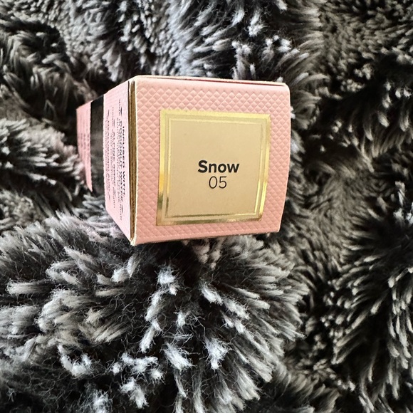 Born like This Too Faced Matte Foundation 24 hour long wear, shade SNOW BNIB - Picture 2 of 2